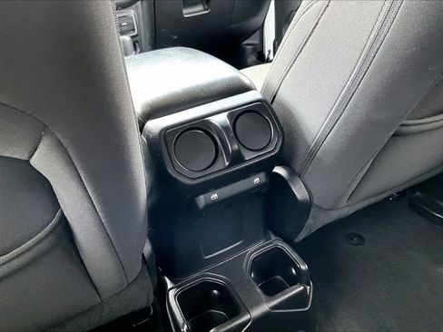 Used 2018 Jeep Wrangler Unlimited Sport S image 29