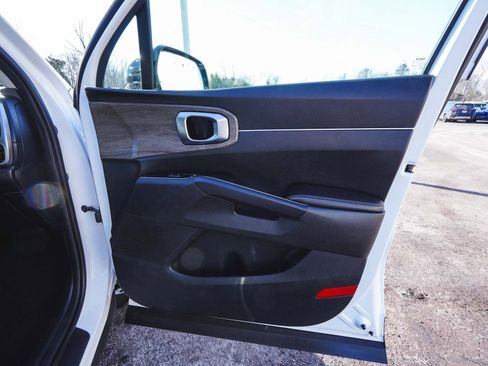 Used 2023 Kia Sorento X-Line EX image 11