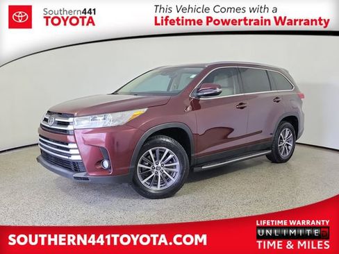 Used 2019 Toyota Highlander XLE FWD image 1