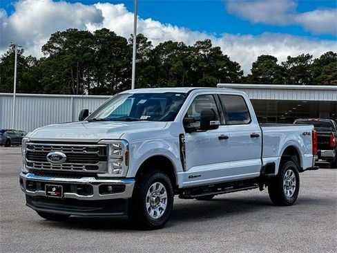 Used 2024 Ford F250 XLT image 4