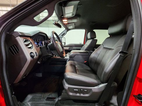 Used 2016 Ford F250 Lariat w/ Lariat Interior Package image 16