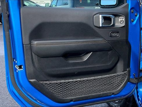 Certified 2025 Jeep Wrangler Sahara image 19