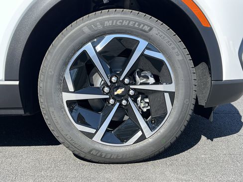 New 2026 Chevrolet Equinox EV LT image 13