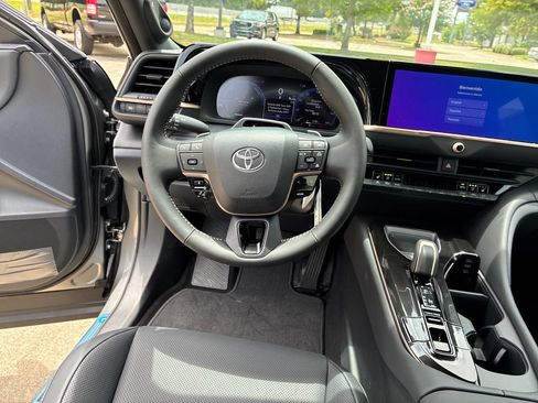 New 2026 Toyota Crown Platinum AWD/4WD image 19