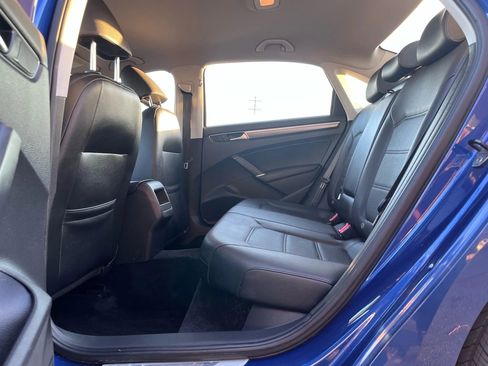 Used 2017 Volkswagen Passat 1.8T R-Line image 10