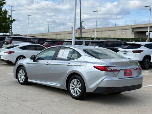 Used 2026 Toyota Camry LE FWD image 8