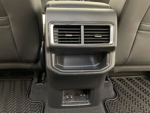 New 2026 Volkswagen Atlas Cross Sport SE image 19