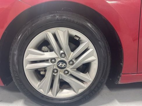 Used 2019 Hyundai Elantra Value Edition image 11