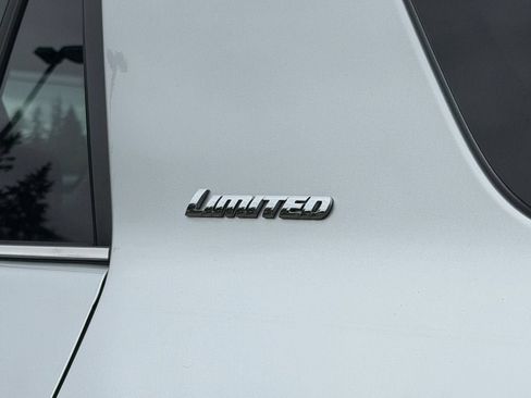 Used 2016 Toyota 4Runner Limited AWD/4WD image 36