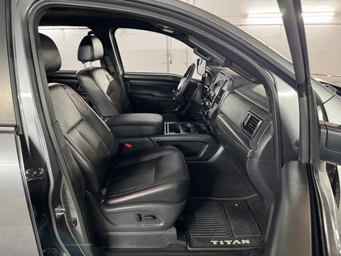 Used 2020 Nissan Titan PRO-4X w/ Pro-4x Convenience Package AWD/4WD image 46