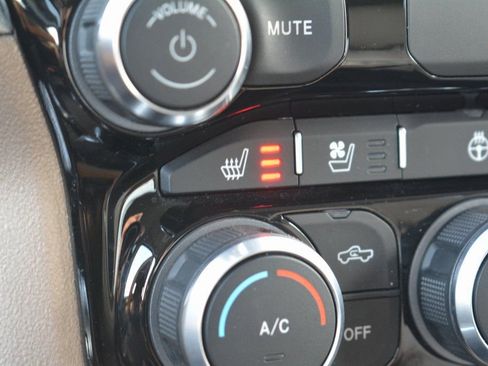 Used 2022 RAM 1500 Laramie image 21