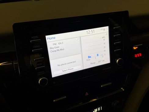 Used 2022 Toyota Camry SE image 13