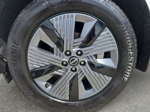 Certified 2025 Nissan Murano SL AWD/4WD image 32