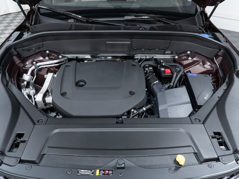New 2026 Volvo XC90 B6 Plus w/ Protection Package image 9
