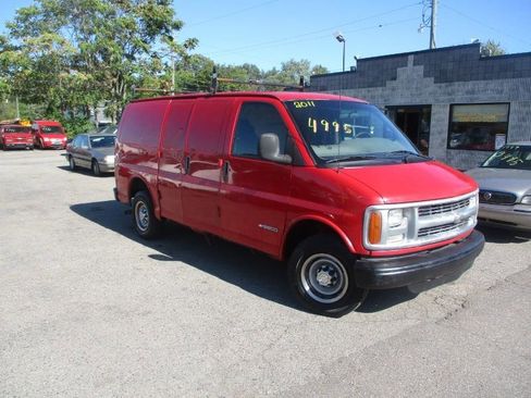 Used 2001 Chevrolet Express 3500 w/ Preferred Equipment Group 2 RWD image 1