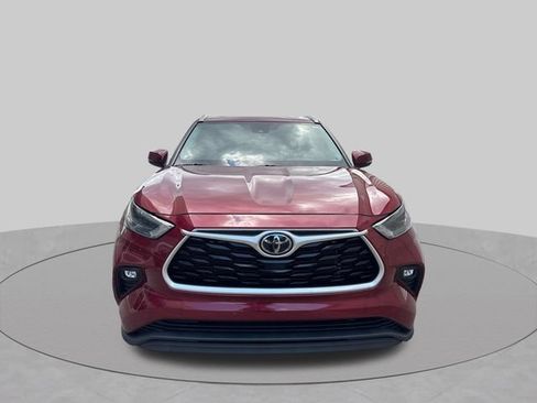 Used 2022 Toyota Highlander XLE FWD image 15