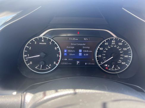 Used 2017 Nissan Murano S w/ Navigation Package FWD image 11
