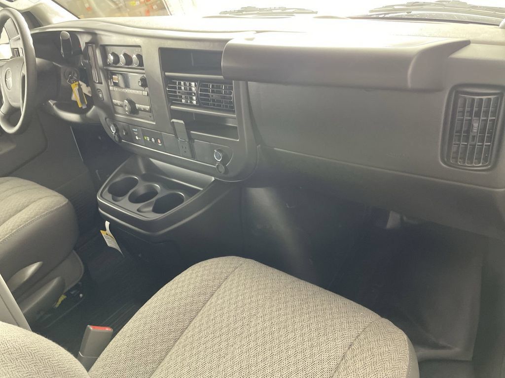 New 2025 GMC Savana 2500 Extended w/ Driver Convenience Package RWD image 34