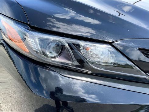 Used 2021 Toyota Camry SE FWD image 27
