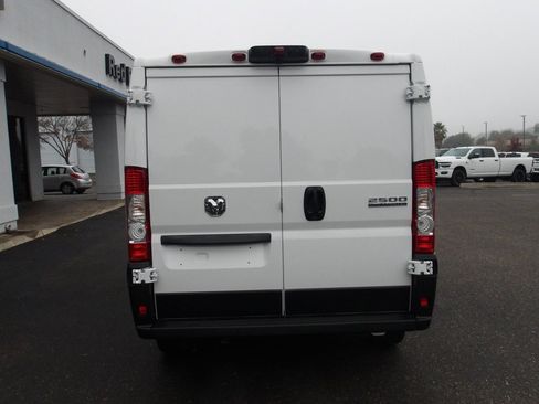 Used 2025 RAM ProMaster 2500 w/ Premium Convenience Group image 7