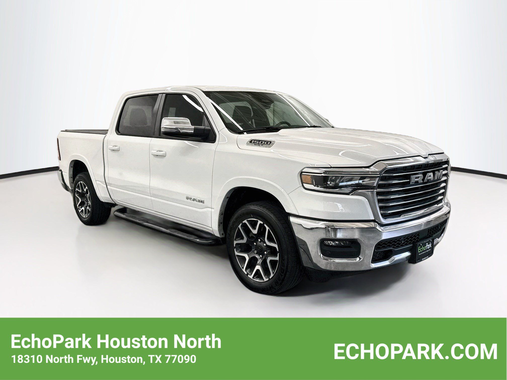 Used 2025 RAM 1500 Laramie AWD/4WD image 1