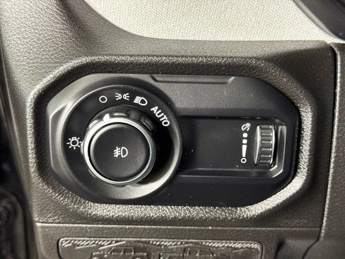Used 2024 Jeep Wrangler Unlimited Sport AWD/4WD image 21