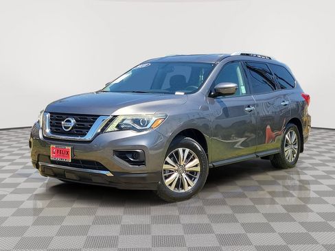 Used 2018 Nissan Pathfinder S FWD image 2