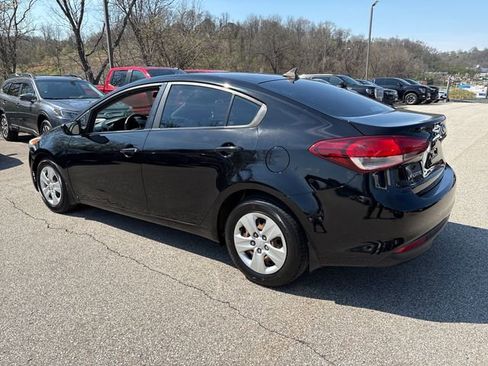 Used 2018 Kia Forte LX image 3