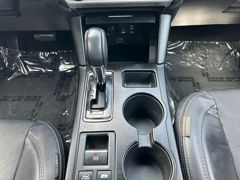 Used 2018 Subaru Outback 2.5i Limited w/ Popular Package #2 AWD/4WD image 12