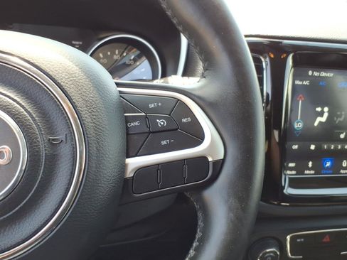 Used 2018 Jeep Compass Latitude w/ Popular Equipment Group AWD/4WD image 18