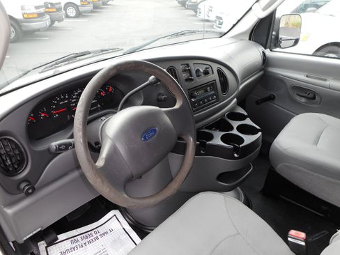 Used 2006 Ford E-150 and Econoline 150 image 15