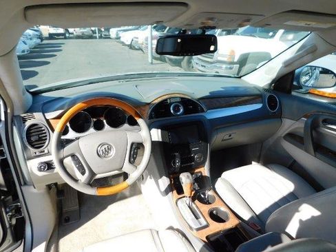Used 2010 Buick Enclave CXL image 15