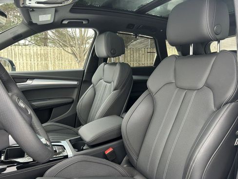 Certified 2025 Audi Q5 2.0T Premium Plus w/ Premium Plus Package image 19