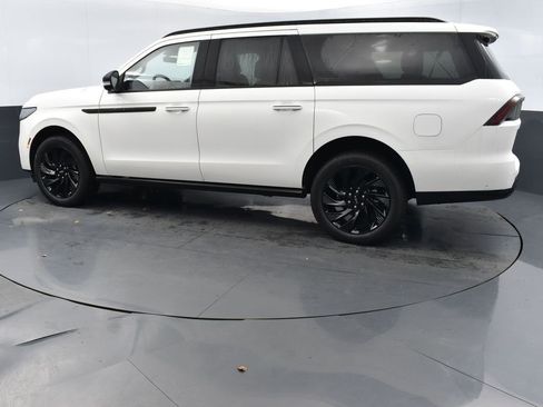 New 2025 Lincoln Navigator L Reserve w/ Jet Appearance Package image 3