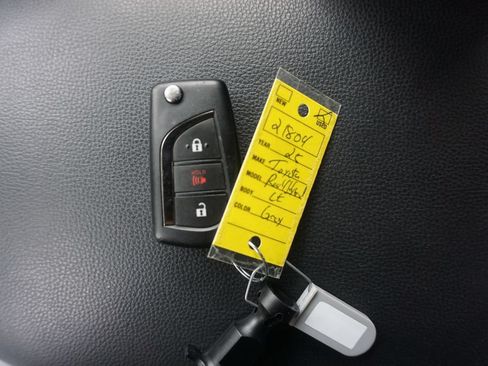 Used 2025 Toyota RAV4 LE AWD/4WD image 28