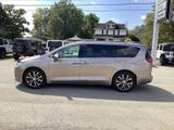 Used 2018 Chrysler Pacifica Limited image 4