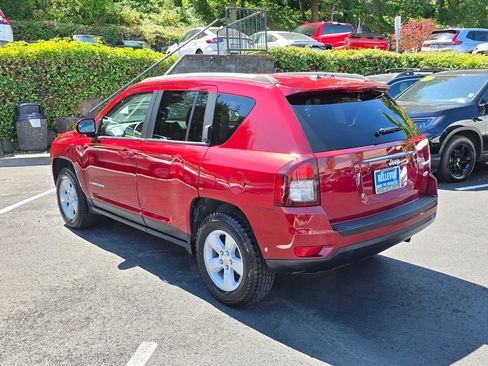 Used 2017 Jeep Compass Latitude FWD image 5