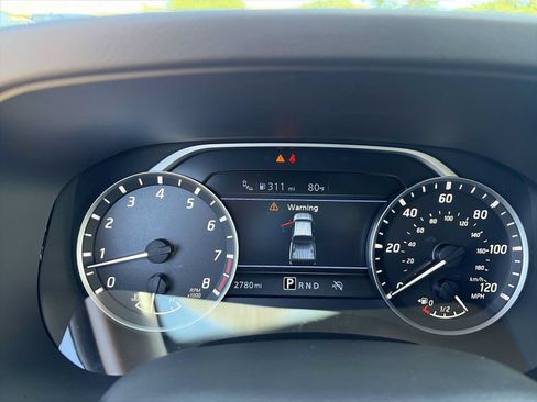 Used 2025 Nissan Frontier SV RWD image 10