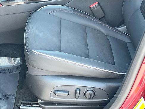 Used 2023 Chevrolet TrailBlazer RS image 18