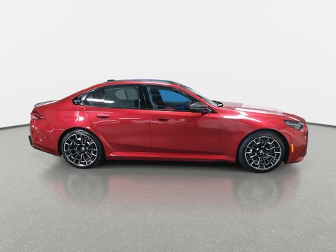 New 2026 BMW M5 w/ Carbon Package image 4