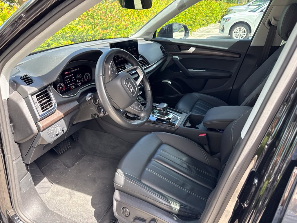 Used 2023 Audi Q5 2.0T Premium Plus w/ Premium Plus Package AWD/4WD image 9