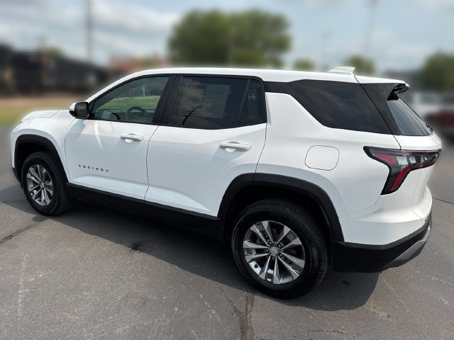 Used 2025 Chevrolet Equinox LT AWD/4WD image 3