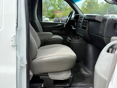 Used 2014 GMC Savana 1500 AWD image 10