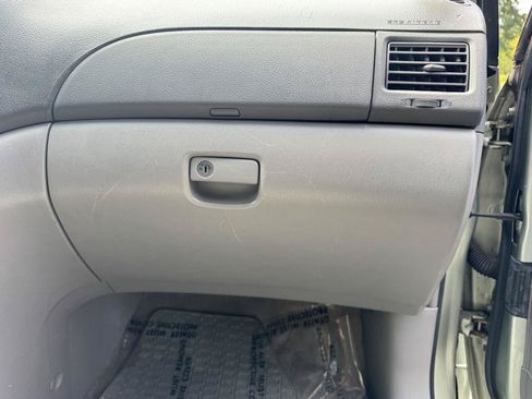 Used 2009 Toyota Sienna LE FWD image 36
