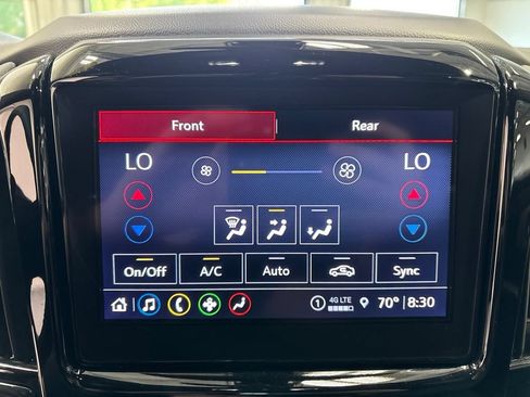 Used 2023 Chevrolet Traverse LT AWD/4WD image 19