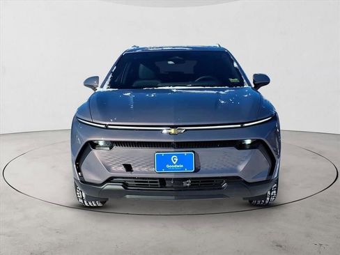 New 2026 Chevrolet Equinox EV LT image 2