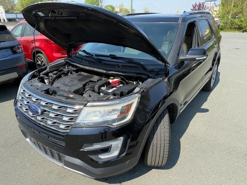 Used 2017 Ford Explorer Limited image 23