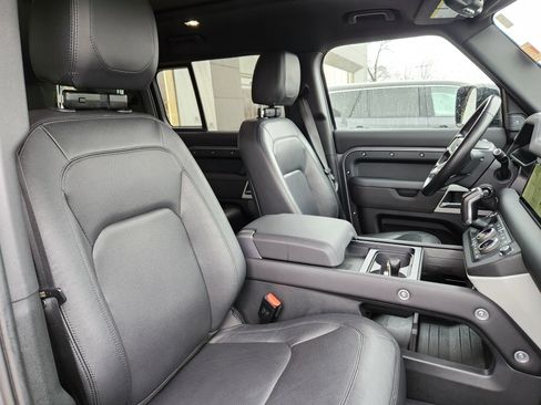 Used 2024 Land Rover Defender 110 S image 16