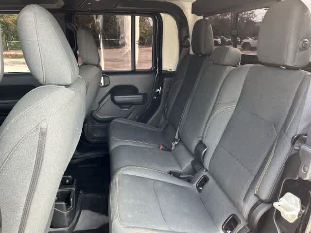 Used 2024 Jeep Gladiator Sport AWD/4WD image 16