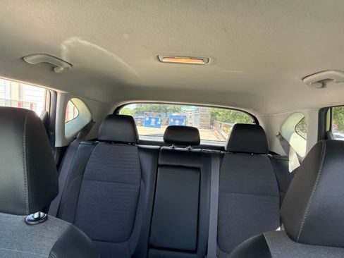 Used 2021 Kia Seltos S FWD image 12